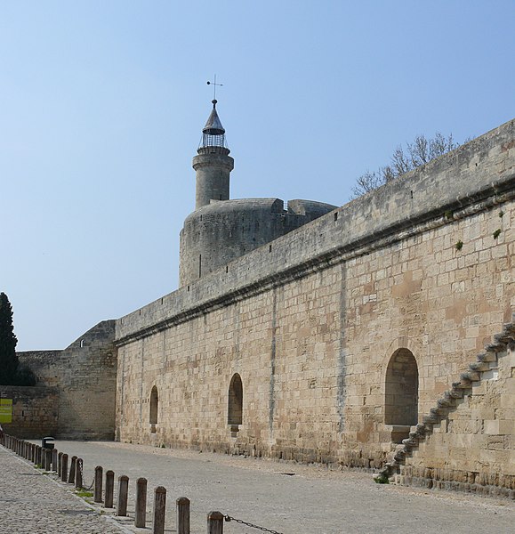 File:Aigues mortes walls.jpg