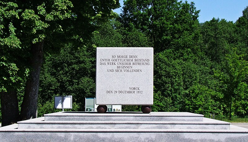 File:Tauroggen Memorial - South face.JPG