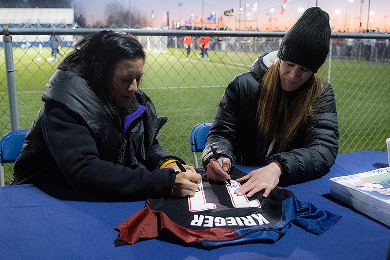 File:Ali Krieger and Alyssa Naeher at Penn State (2019).jpg