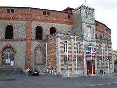 Les arènes modernes de Béziers construites en 1897 et financées par le mécène Fernand Castelbon de Beauxhostes.