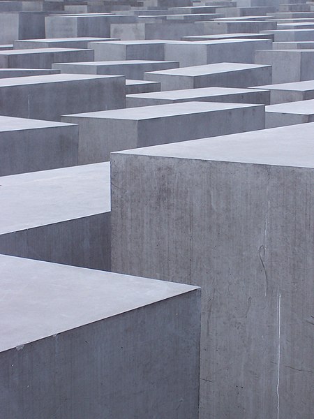 File:Denkmal für die ermordeten Juden Europas .jpg