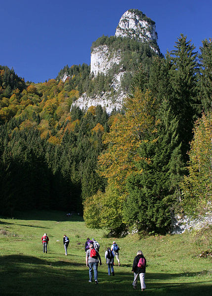 File:Kofel and Kaelberplatte.jpg