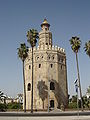 La Torre del Oro di Siviglia costruita su ordine del califfo almohade Abū Yūsuf Yaʿqūb al-Manṣūr