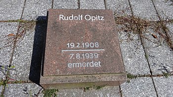 Grabstein Rudolf (Rudi) Opitz’ auf dem Leipziger Südfriedhof