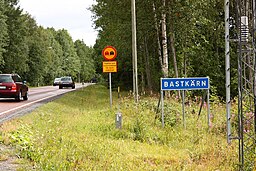 Bastkärn, norra infarten