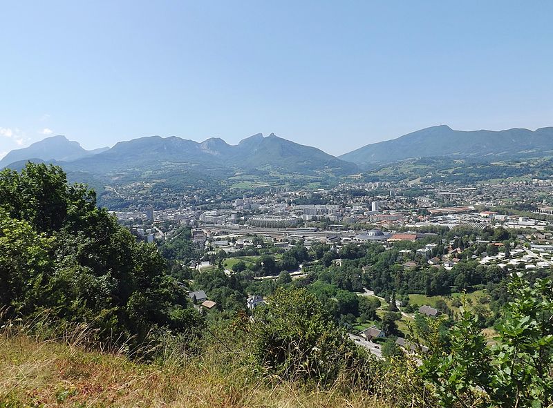 File:Chambéry depuis les Monts.JPG