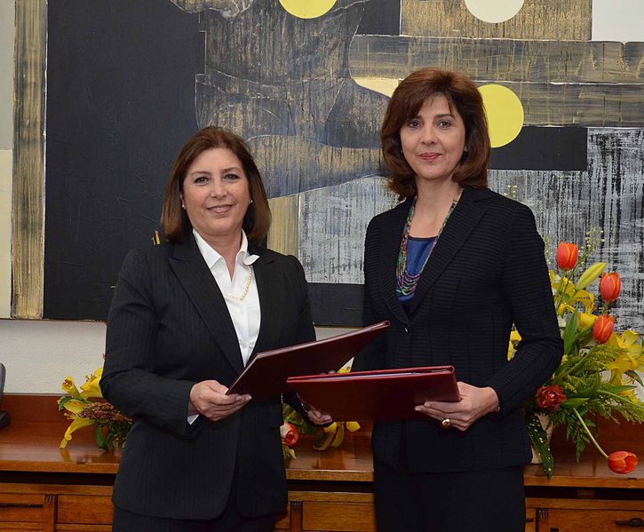 File:Perú y Colombia acuerdan uso común de embajadas en Ghana y Vietnam (11929306873).jpg