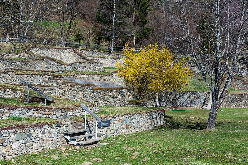 File:Magdalensberg Archäologischer Park Stadt auf dem Magdalensberg 29032023 3686.jpg