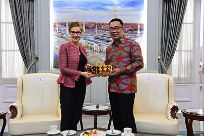 Ridwan Kamil bersama Ambassador Polandia