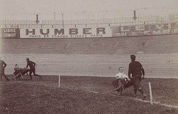 Course de brouettes des artistes de Paris, à Buffalo en 1906.