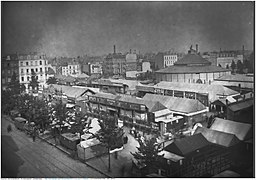 Lille — Vue de la place de la République lors de la foire. (entre 1877- 1882).jpg