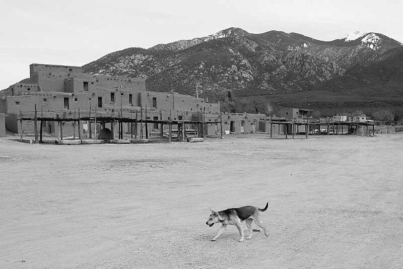 File:Taos Pueblo (26550984961).jpg