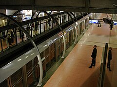 Quais de la ligne 14 vus depuis la mezzanine.