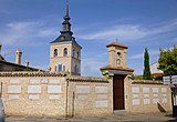 L'église et la maison paroissiale Saint-Simon-de-Rojas, Navalcarnero, Espagne.