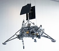 Surveyor lunar lander - Smithsonian Air and Space Museum - 2012-05-15.jpg