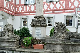 Wipfeld, Marktplatz, Kriegerdenkmal-002.jpg