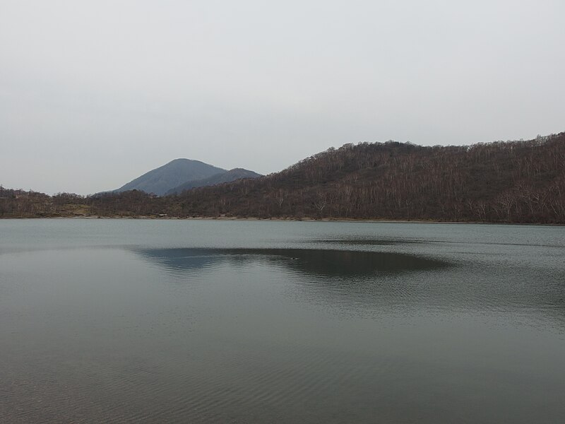 File:Konuma lake @ Mount Akagi area (14181981366).jpg