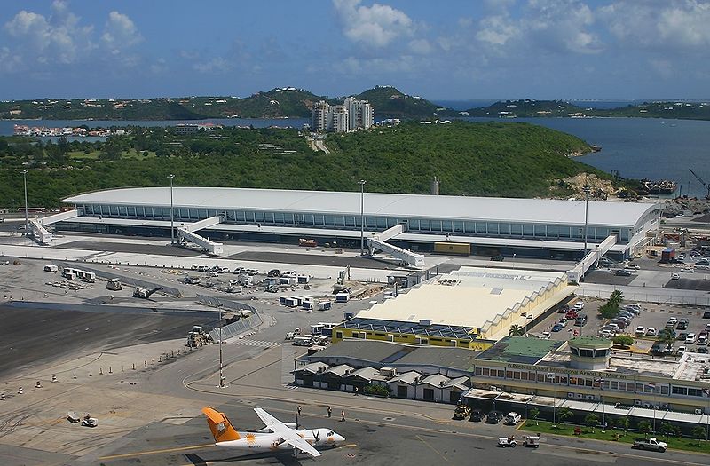 File:Airport, Terminal JP5766234.jpg