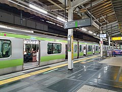 Bahnsteig der Yamanote-Linie