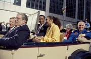 John Glenn und seine Frau Annie 1998 bei einer Ehrenparade für US-Astronauten in Houston