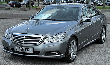 In lúkse persoane-auto, de Mercedes E 350