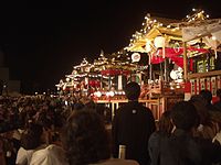 小松旅祭中供兒童演出歌舞伎的山車