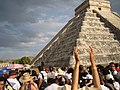 De slang verschijnt op de tempel van Kukulcan tijdens de lente equinox, Chichen Itza