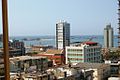 Deutsch: Blick über den Osten Luandas, Angola, im Hintergrund die Halbinsel Restinga Português: Vista do leste de Luanda, com a península da Restinga ao fundo.