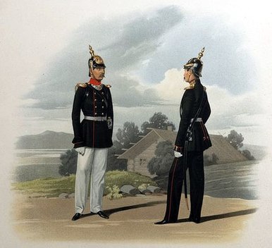 Officer och soldat i uniform modell 1855 med vapenrock och pickelhuva modell 1844 vilken fortfarande bars av gardet.