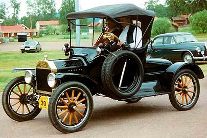 1915 Runabout – cowl kurbatuko panelarekin