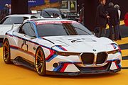 CSL Hommage aux couleurs de la voiture de sport