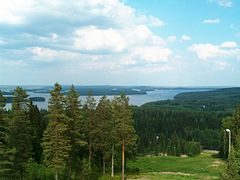 Le lac Kermajärvi vu de Pääskyvuori.