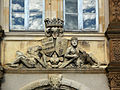 Détail d’ornementation de l'hôtel de Chavagnac à Moulins : armes de la famille de Chavagnac et de la famille alliée Devaulx de Chambord.