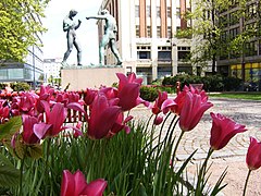 Statue by Johannes Haapasalo.