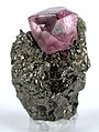 Spinel on pyrrhotite