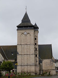 Clocher de l'église Notre-Dame des Rosiers-sur-Loire.