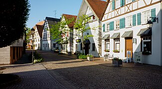 Hayingen - Straße mit Häuserzeile.jpg