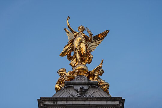 Victoria Memorial with Nike Statue in London in early morning, view from the northeast, 2020.