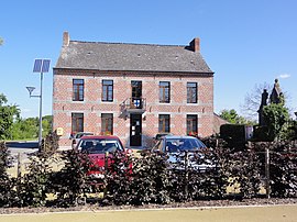 The town hall in Clairfayts