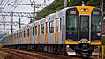 橙部分の色調を変更した1000系電車