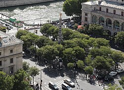 Blick auf den Platz von der Tour Saint-Jacques