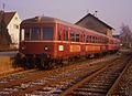 VT 103 der SWEG im Bahnhof Odenheim (1990)