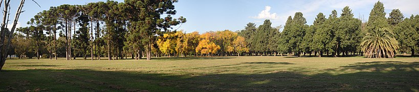 Autumn panoramic view of Parque Villarino.JPG