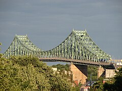 Pont Jacques-Cartier vu de la rue Sherbrooke