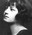 Dorothy Parker in de jaren tien of begin jaren twintig van de 20e eeuw overleden op 7 juni 1967