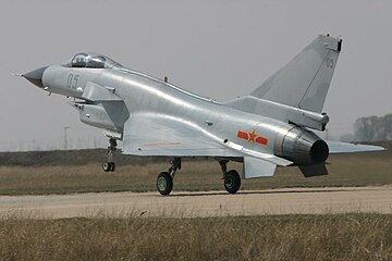 Chengdu J-10 monitoimihävittäjä.