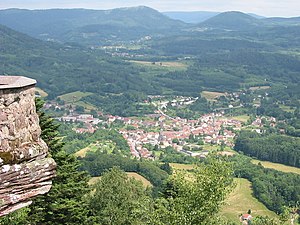 Vue d'ensemble depuis la Roche Mère-Henry[1].