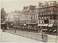 Le théâtre du Vaudeville installé place de la Bourse, à côté de la brasserie Le Vaudeville toujours existante aujourd'hui.