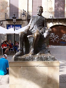 Estàtua d'Àngel Guimerà, in plaça de Sant Josep Oriol.