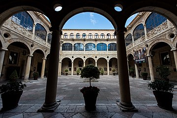 Claustro del palacio